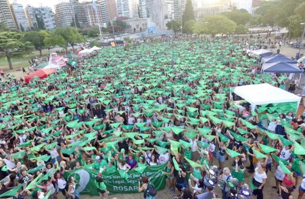 Marea verde en Rosario en reclamo del aborto legal (@silviaaugs)