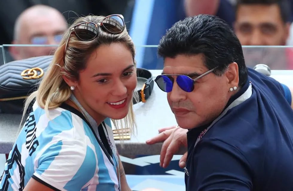 Se conocieron las lujosas alianzas de compromiso de Diego Maradona y Rocío Oliva. Foto: REUTERS.