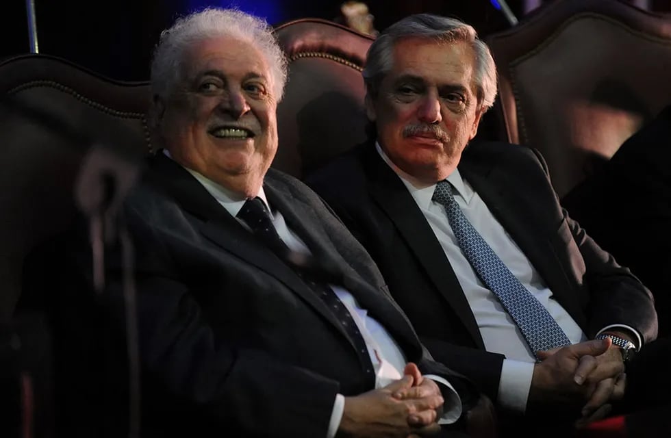Alberto Fernández y su ex ministro de Salud Ginés González García, despedido por el escándalo del vacunatorio VIP.