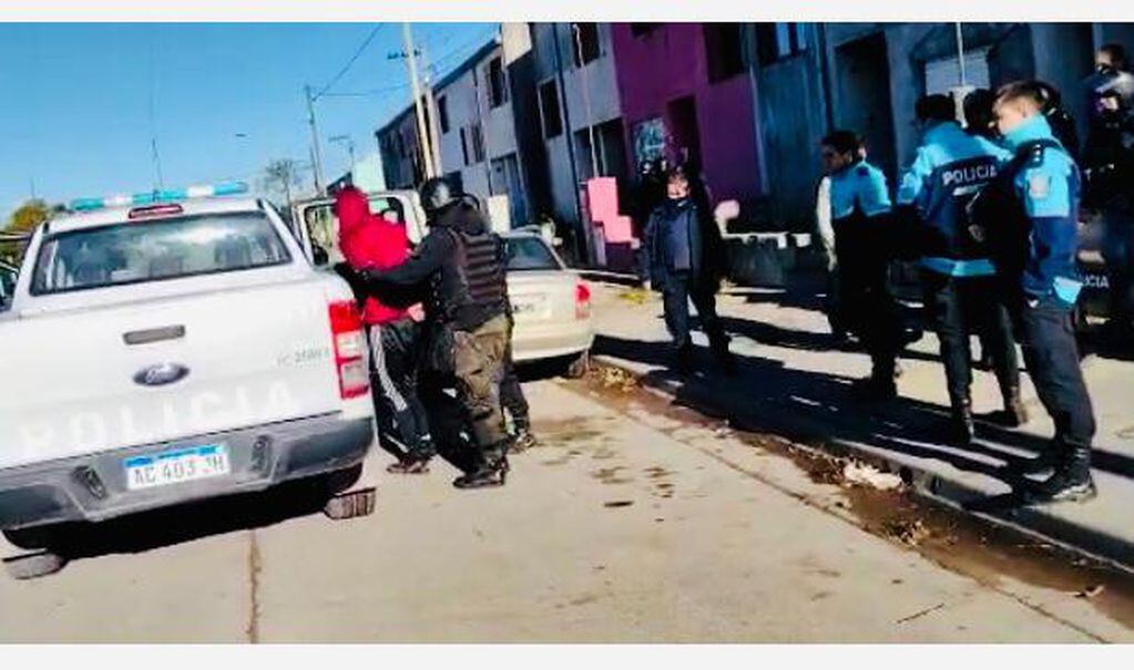 Con la detención de dos hombres esclarecen un robo calificado en Chaves