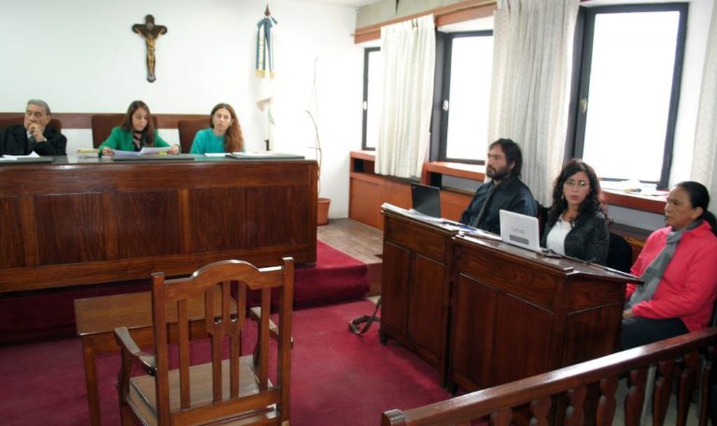 El viernes dio comienzo el juicio oral y público contra la dirigente Milagro Sala, por "lesiones graves",  en un hecho producido en 2006.