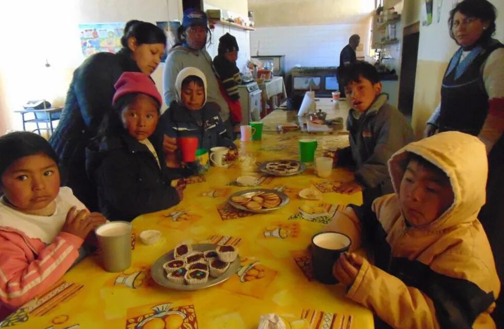 Con una radio digital, buscan comunicar a los chicos de las escuelas de las montañas (Facebook Fundación Somos Parte)