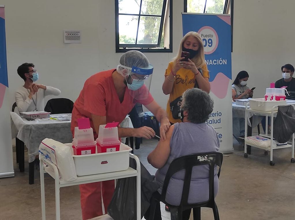 Vacunación contra el coronavirus en Rosario