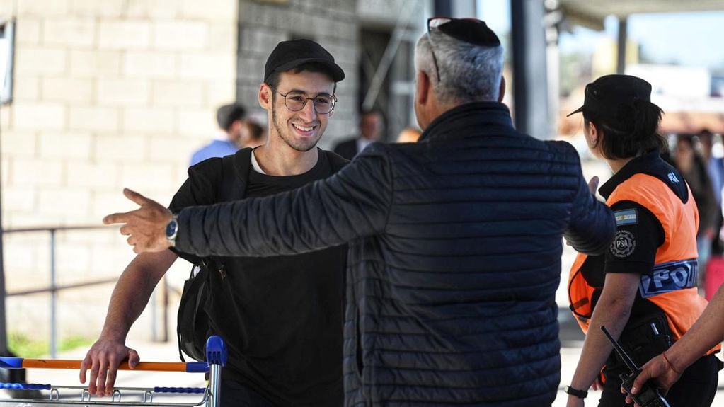 Llegó al país el cuarto vuelo con repatriados desde Israel. / Foto: Télam