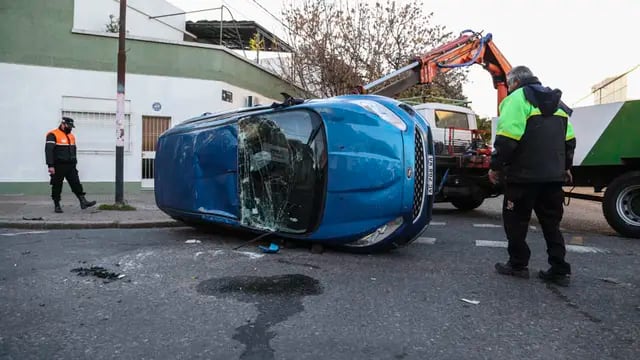 Tres personas resultaron heridas por un increíble accidente de tránsito en Rosario