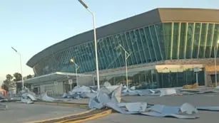 vientos en Comodoro Rivadavia volaron el techo del aeropuerto