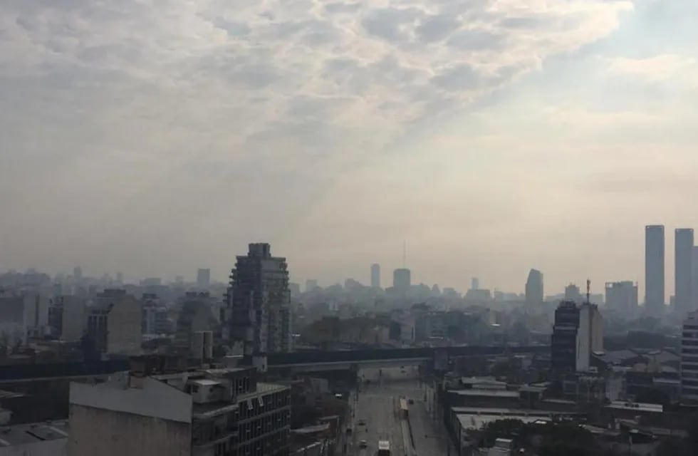 El humo llegó a la Ciudad de Buenos Aires.