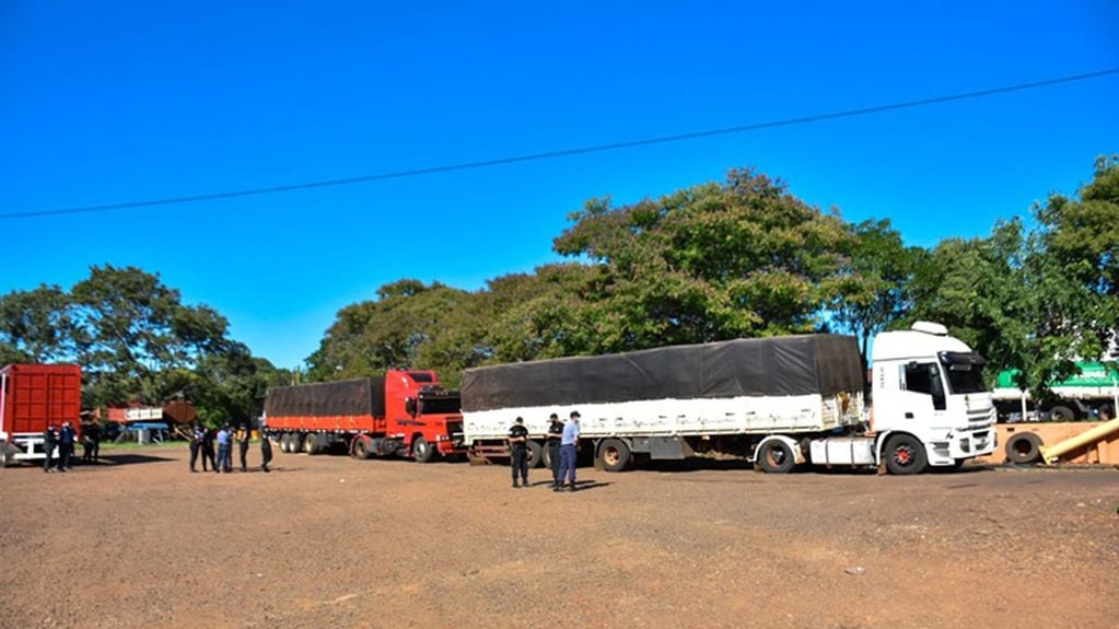 Garupá: incautaron un camión con 100 toneladas de soja sin aval aduanero