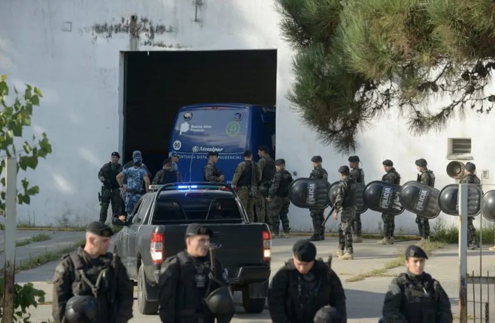 Así llegaron los rugbiers detenidos por el crimen de Fernando Báez Sosa a la audiencia en Villa Gesell. (Clarín)