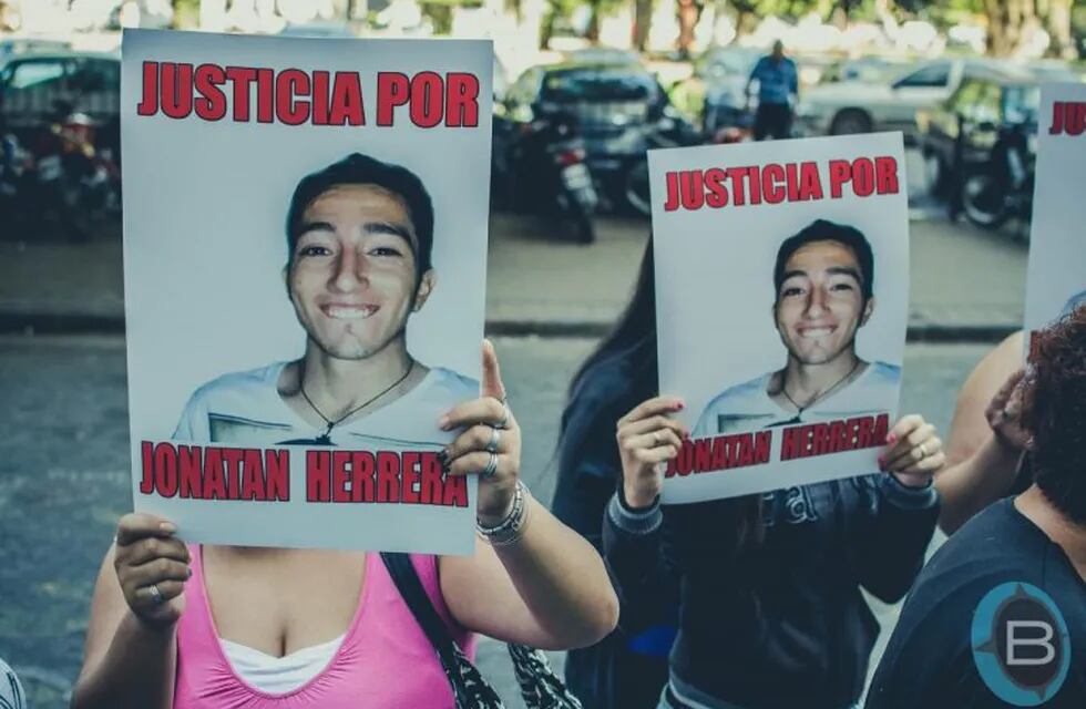 Mau00f1ana se define si los policías condenados por el caso de Jonathan Herrera son excarcelados