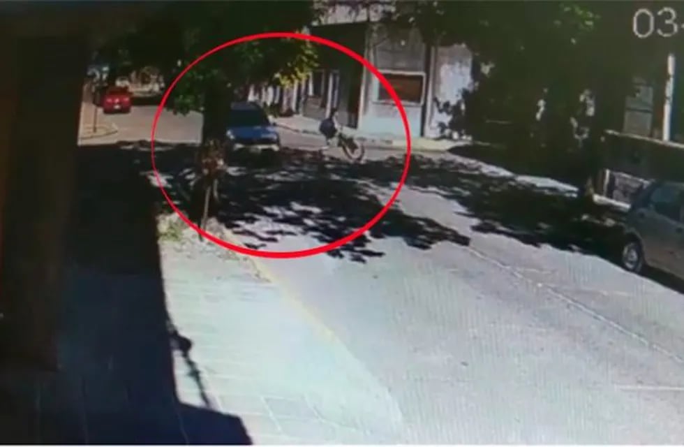 Conductor choca a ciclista y huye en Gualeguaychú.\nCrédito: ElOnce