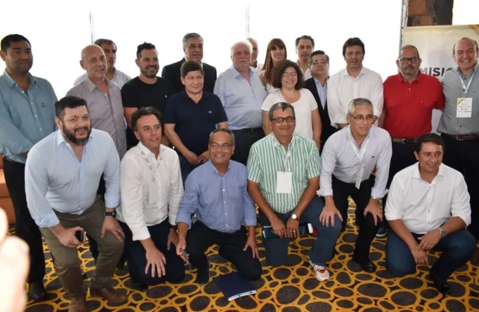 Ginés González García con los ministros de Salud del NEA y sus funcionarios. (Misiones Online)