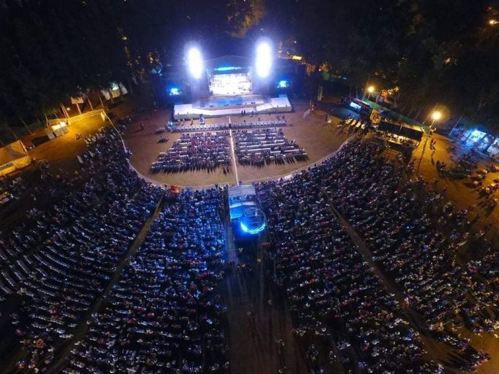 Esperan que miles de personas asistan al festival Rivadavia canta al País. 