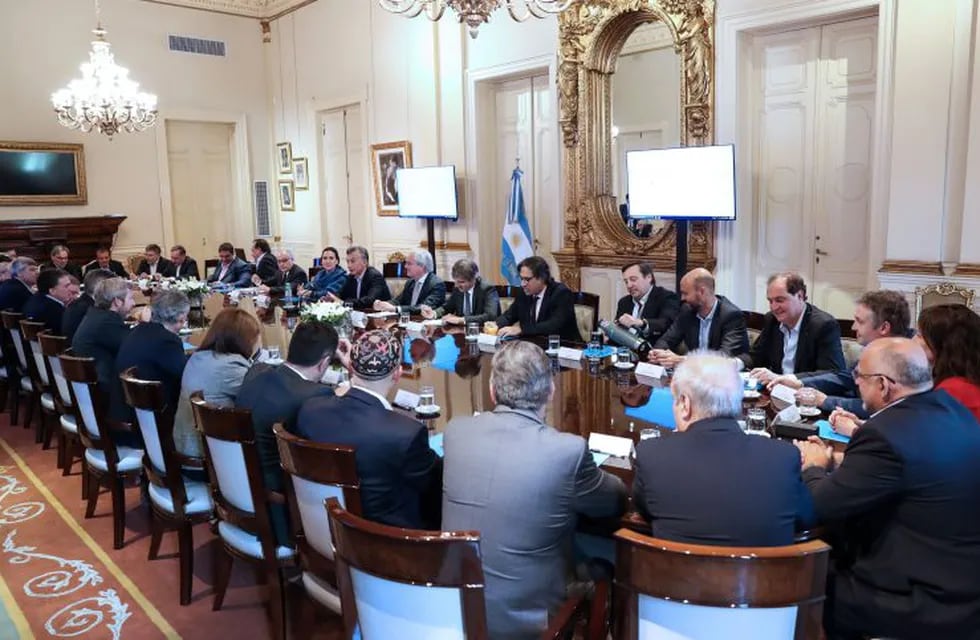 Sólo dos mujeres encabezan ministerios en la administración de Mauricio Macri. (DYN)