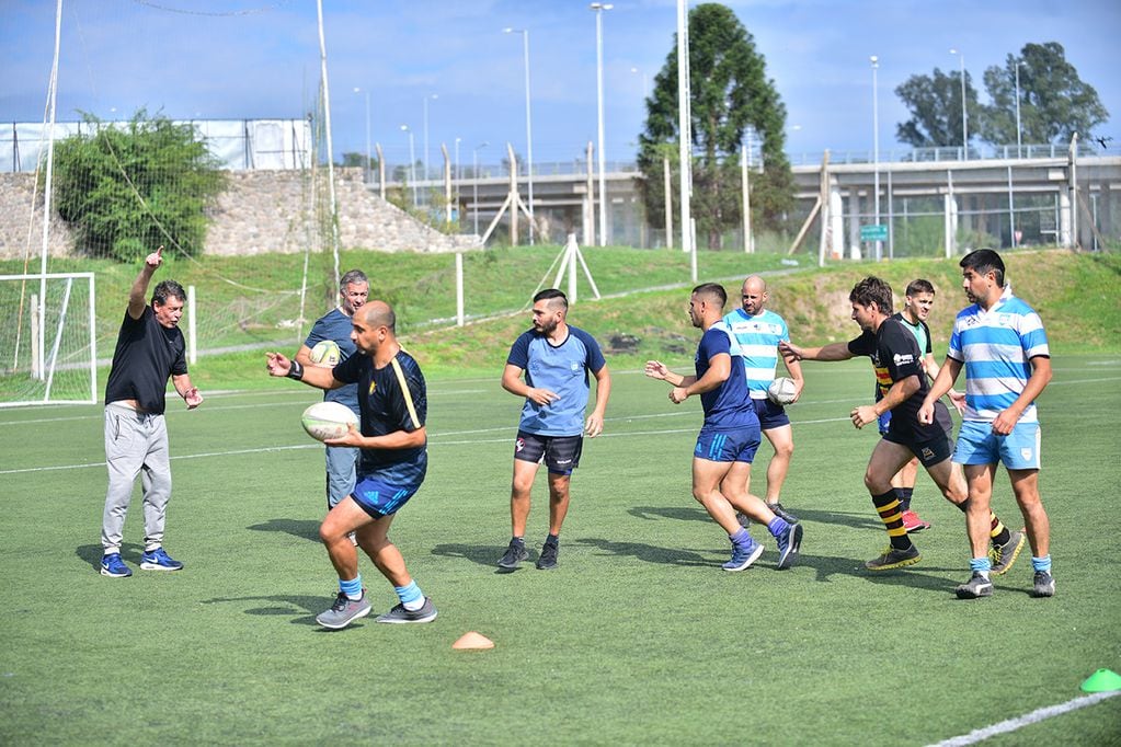 entrena selección argentina de rugby para sordos, que se prepara para el Mundial de la especialidad que empieza esta semana en Córdoba. ( Ramiro Pereyra /La Voz)