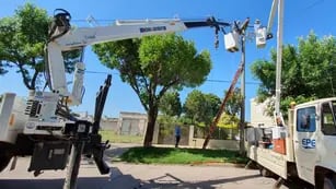 La empresa continúa invirtiendo en obras electroenergéticas para mejorar la prestación del servicio a usuarios de distintas localidades del departamento Castellanos.