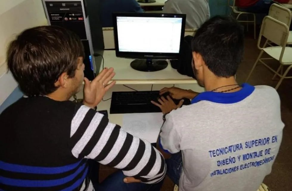 Puerto Esperanza: el Instituto Técnico Superior creó un banco de computadoras para sus estudiantes