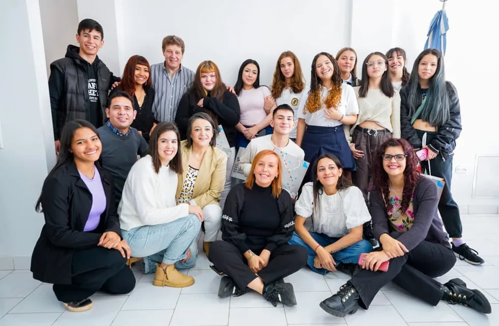 Melella se reunió con estudiantes para iniciar la organización del Congreso Provincial de Jóvenes