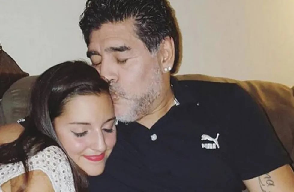 Diego Maradona con su hija Jana.