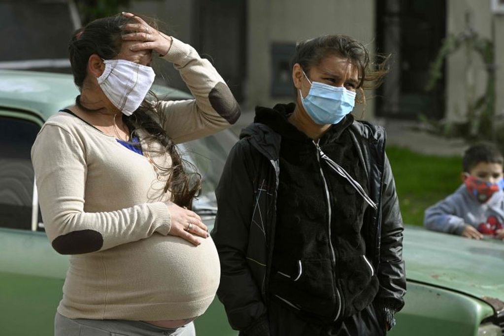 Detectaron 31 nuevos casos de coronavirus en Villa Azul (Foto: JUAN MABROMATA / AFP)