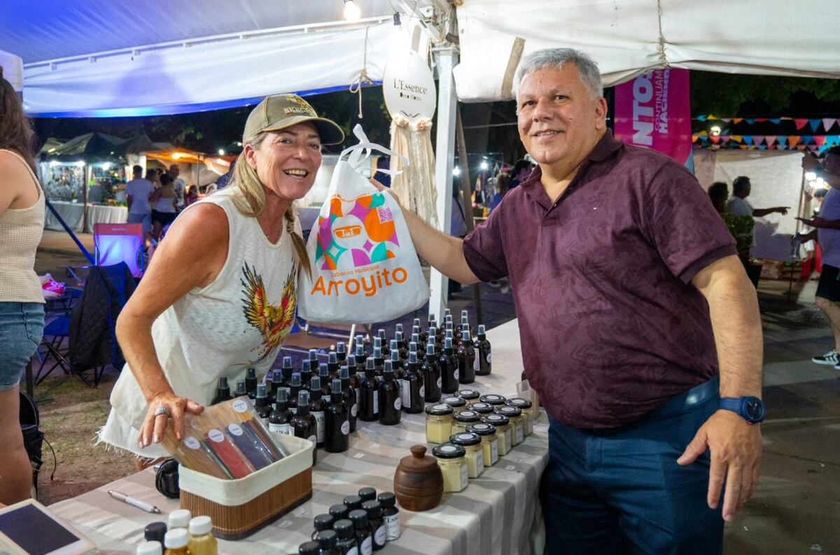 Nicolás Moreno subsecretario de Cultural Arroyito Feria Nacional de Artesanías Arroyito 2025