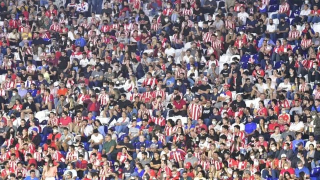En el partido ante Argentina, Paraguay superó ampliamente el aforo permitido del 50%