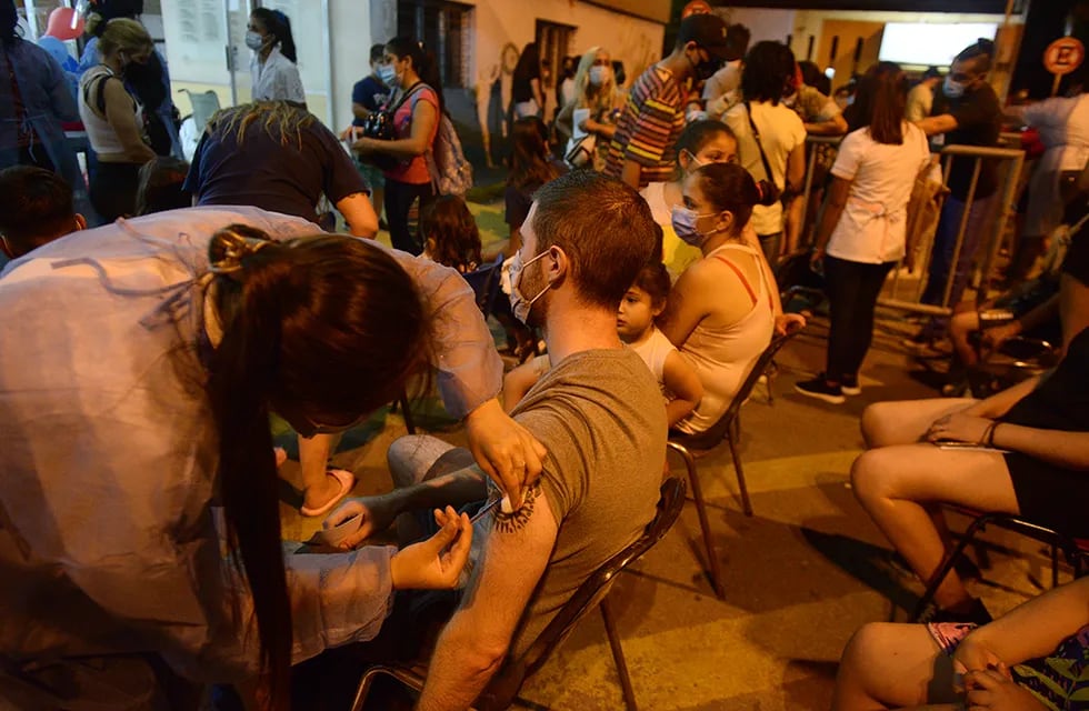 Más de 900 mil personas recibieron las tres dosis en Córdoba (Fotografía José Gabriel Hernández).