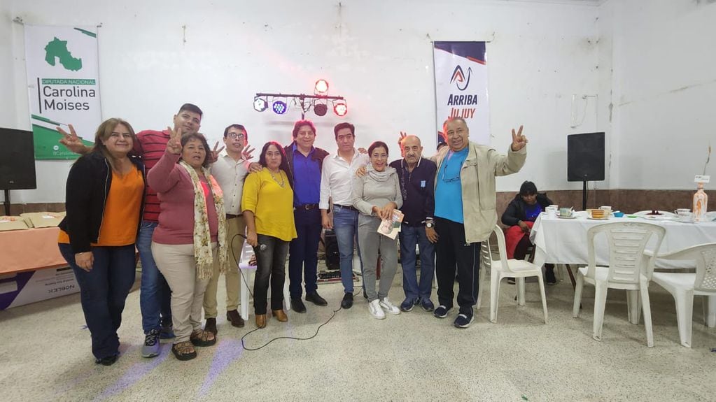 Docentes y dirigentes peronistas de la zona del Ramal jujeño compartieron un encuentro con Carolina Moisés y otros candidatos justicialistas, en San Pedro.
