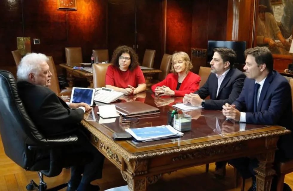 Alberto Fernández encabezó reunión interministerial en la que hubo consenso sobre no cerrar escuelas.