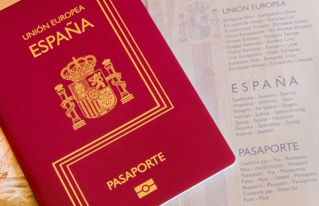 Por el momento, los trámites tanto de ciudadanía como para obtener el pasaporte español siguen.