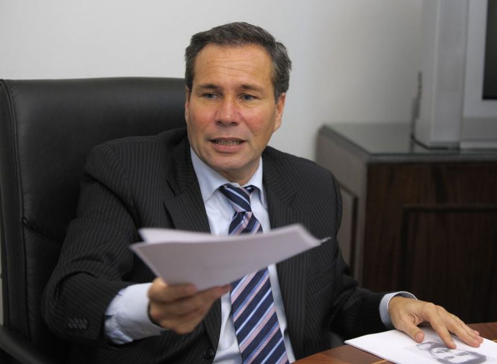 (FILE) Argentina's Public Prosecutor Alberto Nisman gives a press conference in Buenos Aires on May 20, 2009.