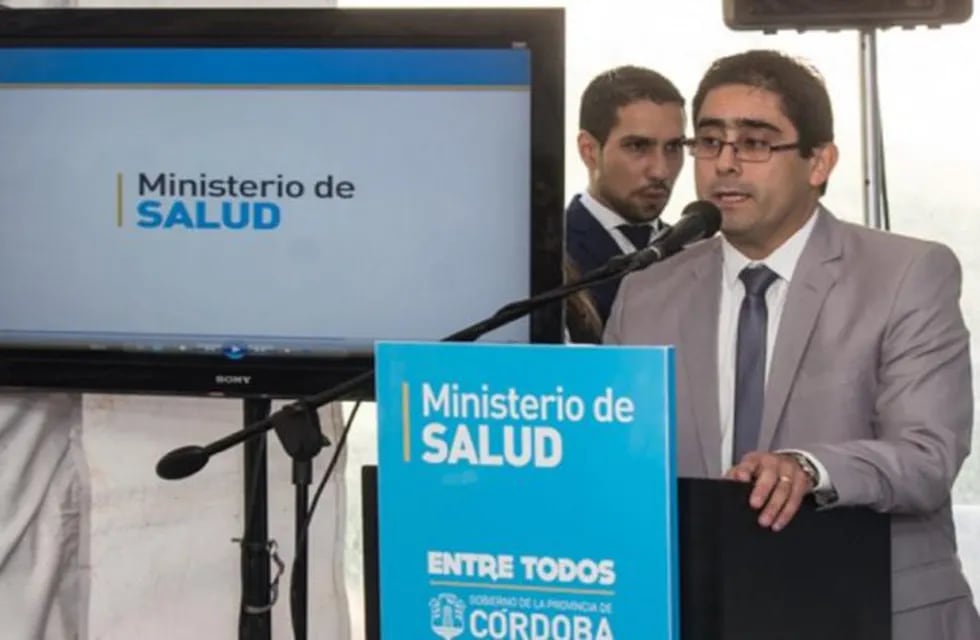 El ministro de Salud, Diego Cardozo, señaló que la suspensión será al menos por una semana.