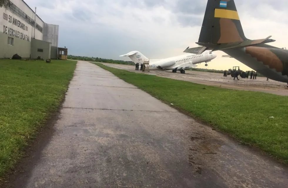 Los fuertes vientos en Buenos Aires, tumbaron un avión en El Palomar