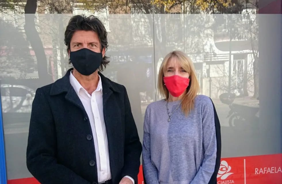 Santiago Gazpoz y Analía Marzioni encabezan la comisión directiva del PS en Rafaela