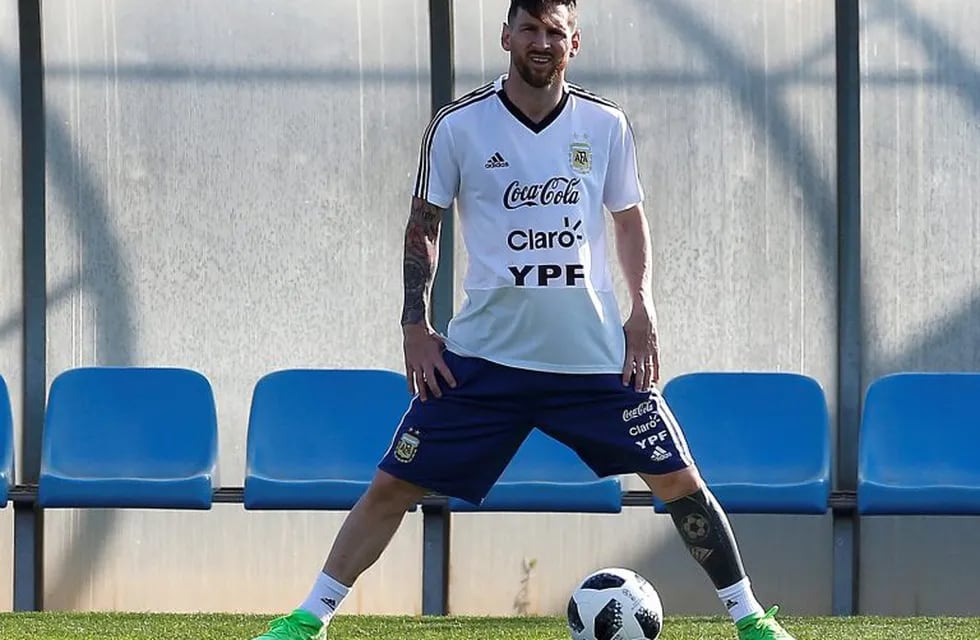 El amistoso entre Israel y Argentina abrió la polémica en Palestina, desde donde instan a quemar camisetas de Lionel Messi en repudio al partido que se jugará el 9 de junio en Jerusalén. (AP Photo/Manu Fernandez)