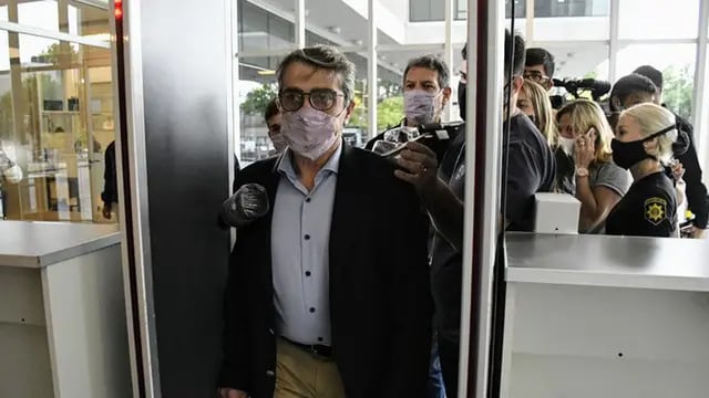El senador Armando Traferri, acusado comandar una red juego ilegal en Santa Fe, declaró en Rosario. (Gentileza Clarín/Juan José García)