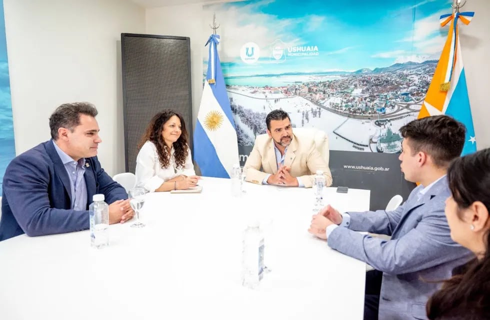 Ushuaia: firman acuerdo para establecer descuentos de los productos de la canasta básica