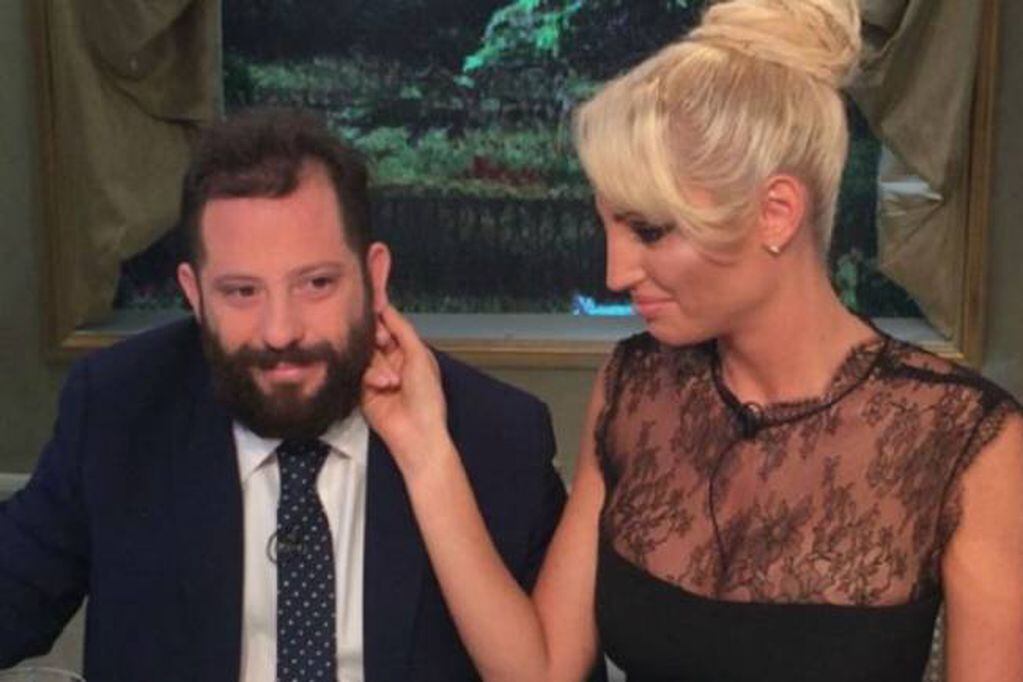 Twitter estalló con el show de besos y mimos de Vicky Xipolitakis y José Ottavis