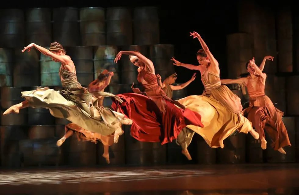 -FOTODELDIA- GRAF9124. MADRID, 21/08/2019.- Las bailarinas del Víctor Ullate Ballet durante el pase gráfico previo al estreno de \