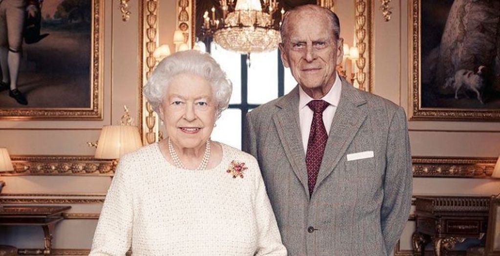 La reina de Inglaterra y el duque (web)