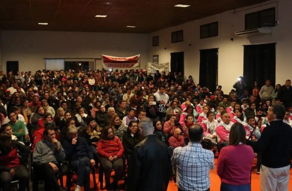 Capitanich, y el resto de los precandidatos, convocaron a un multitud en Las Palmas y La Leonesa. (Prensa Frente Todos)