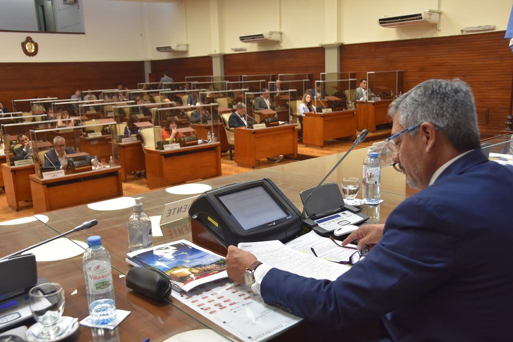 La undécima sesión ordinaria de la Legislatura de Jujuy fue presidida por el diputado Fabián Tejerina. En esa jornada tomó estado parlamentario el proyecto de presupuesto provincial para 2023.
