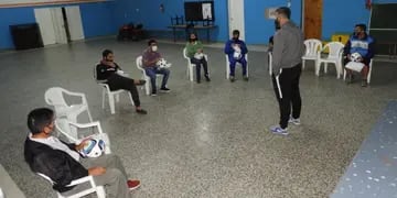 Gustavo Gómez con clubes de fútbol infantil