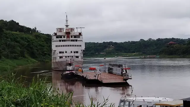 Bajante del río impide restablecer el servicio de balsas en Puerto Iguazú