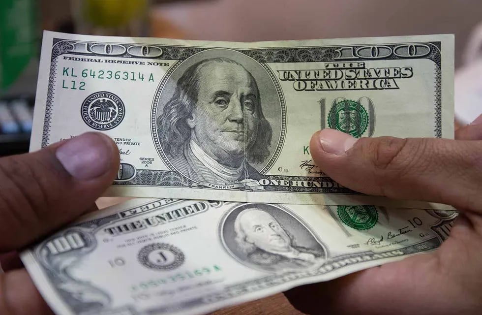 El dólar blue está recuperando valor