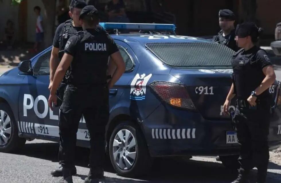La policía detuvieron a una banda de estafadores, oriundos de Salta y Córdoba.