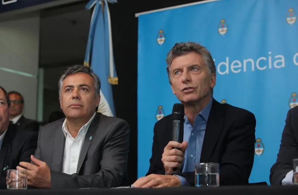 El presidente Mauricio Macri junto al gobernador de Mendoza, Alfredo Cornejo.