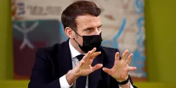Emmanuel Macron. Frente a la opción de una tercera cuarentena. (AP)