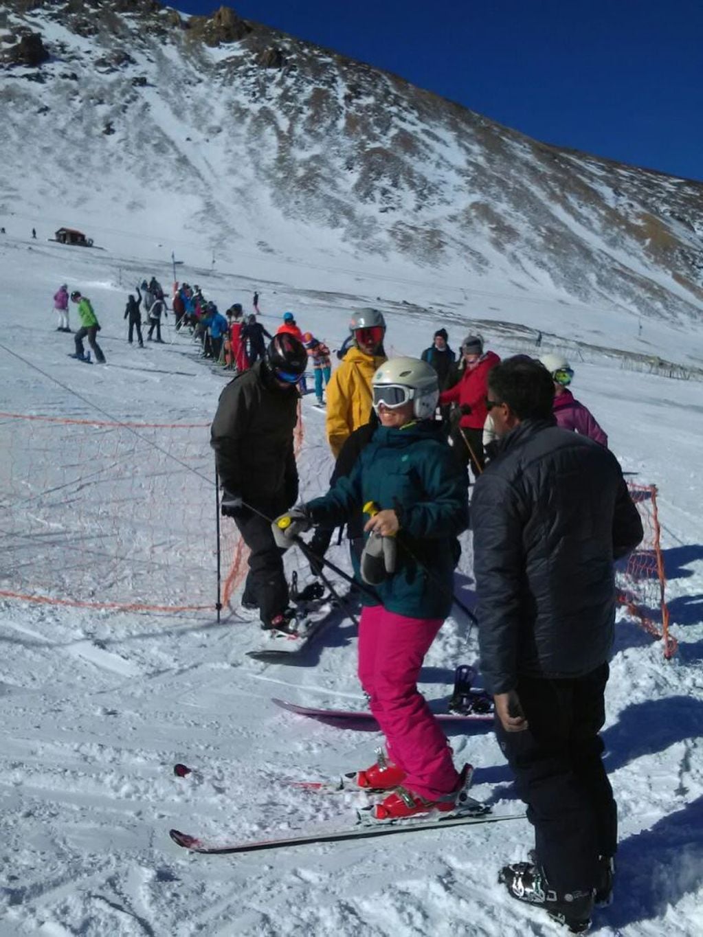 Miles de visitantes en el dentro de esquí.