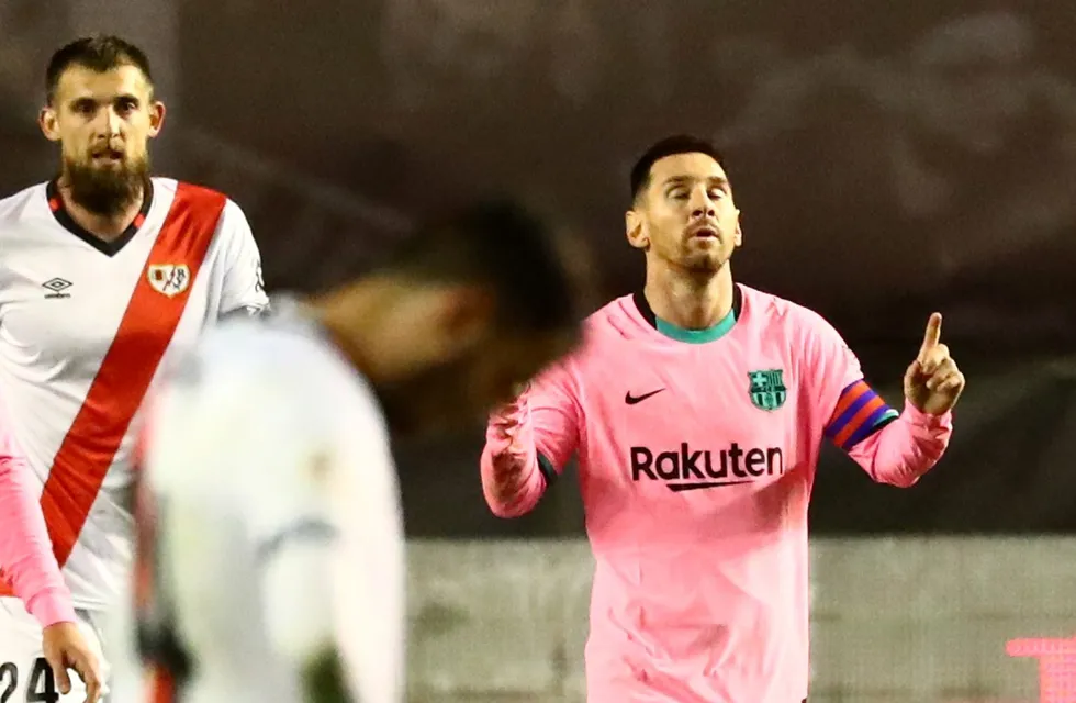 Lionel Messi festeja su gol ante el Rayo Vallecano (REUTERS/Sergio Perez)